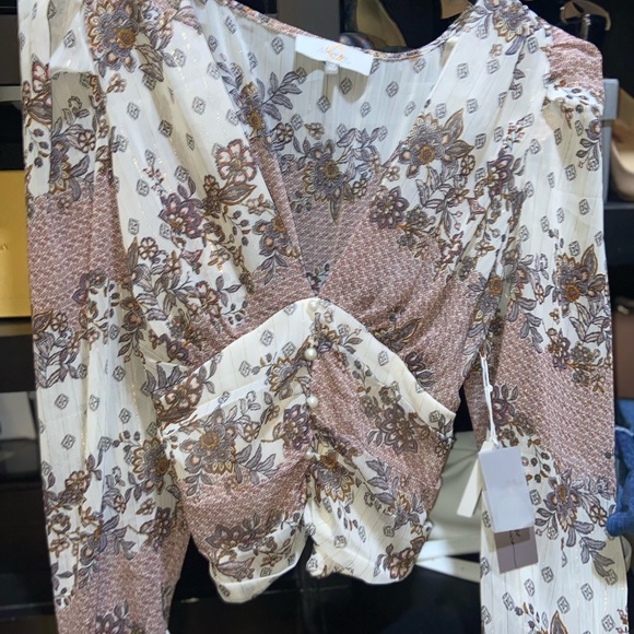 Top - Picture 2 of 2